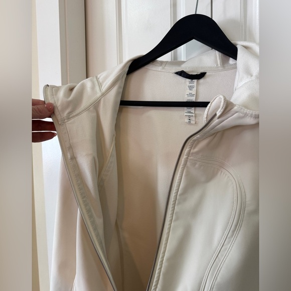 Lululemon Uba Hoodie Softshell | Size 8 - Picture 10 of 13